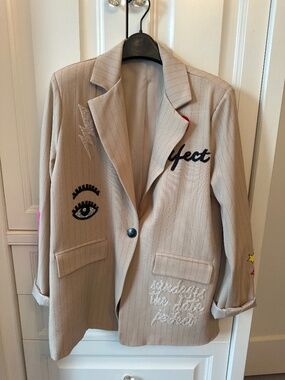 Borge woman’s blazer